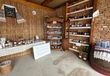 „Grădina cu de toate”, gospodăria în care poarta este deschisă tot timpul, chiar dacă proprietarii nu sunt acasă/„Dacă ei au încredere, avem și noi”