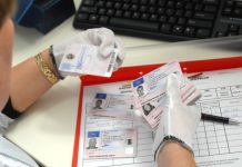 Șoferii care nu-și plătesc amenzile rămân fără drept de a conduce. Noua lege propune suspendarea automată a permisului