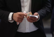 21 de administratori speciali de la 21 de societăţi ale statului au fost dați afară. Aveau salariu şi de 30.000 de lei