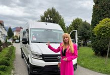 Microbuz școlar nou la Victoria. ,,Va fi predat Liceului Tehnologic ,,Al. Bărbat“ spune Camelia Bertea, primarul orașului