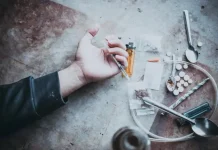 Încă o încercare pentru Agenția Națională Antidrog: alt centru pentru reabiltarea persoanelor consumatoare de droguri de mare risc, alți bani. Pentru centrul de la Dejani s-au evaporat 6 milioane de euro, dar a fost lăsat în paragină