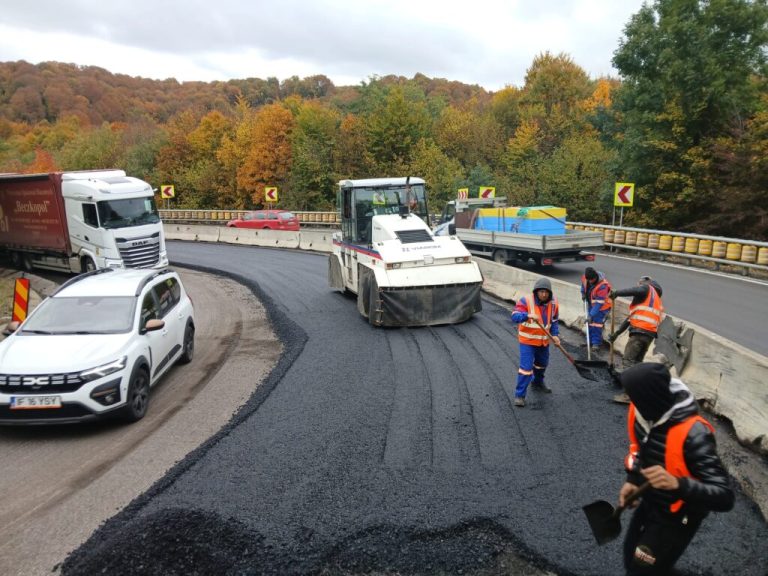 Restricții de trafic pentru lucrări pe drumurile naționale din județ. Pe DN1 se lucrează în zona serpentinelor, Vlădeni-Perșani