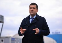 Aceleași acuzații, dar fără vinovați. Declarațiile Ministrului Economiei nu ard munții de gunoaie de lângă instalațiile Fabricii de Pulberi Făgăraș. La prima strigare, contractul fabricii de la Victoria ,,țepuia“ statul român cu 92 milioane euro