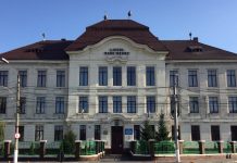 Echipe mixte formate din polițiști și jandarmi au organizat activități preventive la două licee din Făgăraș. Au participat și câinii polițiști Meda și Ares Radu_Negru_Fagaras_HS