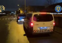 Video. Percheziții la persoanele care vând droguri în județul Brașov
