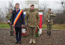 Foto. Moment solemn la Poligonul Cincu. Și Primăria Cincu a depus o coroană de flori