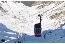 Turiști blocați la Cabana Bâlea din cauza vântului puternic care a întrerupt transportul cu telecabina