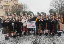 Foto și VIDEO. Colinde, joc, port popular și voie bună. Festivalul Cetelor de feciori din Țara Făgărașului