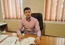 Video și foto. Primarul comunei Cincu: ,,Reducem alte cheltuieli publice pentru a putea asigura funcționarea cantinei sociale“. O masă caldă zilnic pentru elevii și pensionarii cu venituri reduse din comuna Cincu