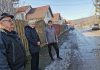 Foto și Video. Revolta locatarilor de pe strada Livezii din Făgăraș. Noroaie până la glezne, dar impozit majorat cu 110%. ,,S-au asfaltat străzi în câmp, dar aici primarul nu vrea să asfalteze. Ne minte de 10 ani“
