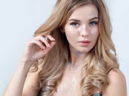 Glow, glitter, shimmer: Diferențele care contează în makeup-ul modern