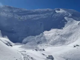 Avalanșă de mari dimensiuni la Bâlea Lac, în zona turistică. Meteorologii au emis o avertizare de un risc MARE de avalanșă, gradul 4 din 5