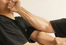 Scandal și bătaie într-o familie din Victoria. Un vecin a solicitat intervenția polițiștilor. Soțul a avut nevoie de îngrijiri medicale