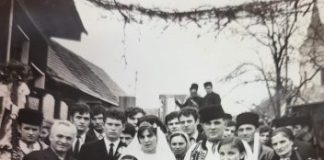 Foto. ,,Dragobetele sărută fetele”. La această sărbătoare oamenii se îmbracă în straie populare