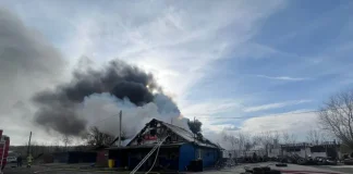 Incendiu puternic pe DN1, la Veștem. A ars în întregime o vulcanizare. S-a emis mesaj RO-Alert