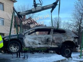 Minor arestat pentru incendierea unei mașini, la Brașov. Băiatul a urmat o provocare de pe rețelele sociale