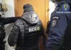 17 percheziții în județul Brașov la traficanții de droguri. Liderul grupării coordona activitatea infracțională din închisoare. Droguri aduse din Spania și Marea Britanie. Infractorii au fost arestați
