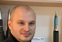 Turistul de la vârful Romarm, și-a vizitat ,,moșia“ din județul Brașov. O zi la Bran, o noapte la Victoria și o oră la Fabrica de Pulberi Făgăraș. Nicio declarație oficială despre scopul vizitei. Pîrcălăbescu, venituri de 282.390 lei/an