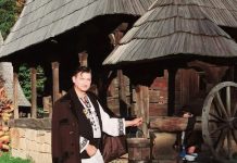 Lansare de carte. În lucrarea ,,Teatrul în muzică și muzica în teatru” prof. Nicolae Poșta oferă o incursiune istorică și științifică în lumea muzicii și a teatrului