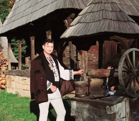 Lansare de carte. În lucrarea ,,Teatrul în muzică și muzica în teatru” prof. Nicolae Poșta oferă o incursiune istorică și științifică în lumea muzicii și a teatrului