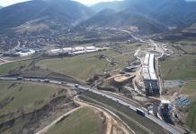 Se lucrează intens pe Autostrada Sibiu-Făgăraș. La tronsonul Arpaș-Sâmbăta lucrările au depășit pragul de 30%. Proprietarii expropriați nu au fost despăgubiți