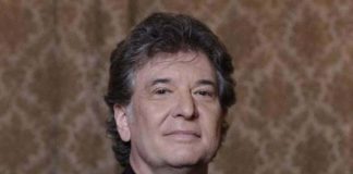 Doliu în muzica românească. A murit Iulian „Mugurel” Vrabete, membru al formaţiei Holograf