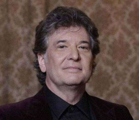 Doliu în muzica românească. A murit Iulian „Mugurel” Vrabete, membru al formaţiei Holograf