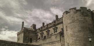 Clădirile istorice se vând pe acte, iar discuția despre ele se poartă ca despre familie