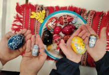 Foto și Video. Sărbătorile pascale întâmpinate de copiii români din Italia. Elevii prof. Angela Nicoară au aflat despre tradițiile pascale și au vopsit ouă la cursul LCCR