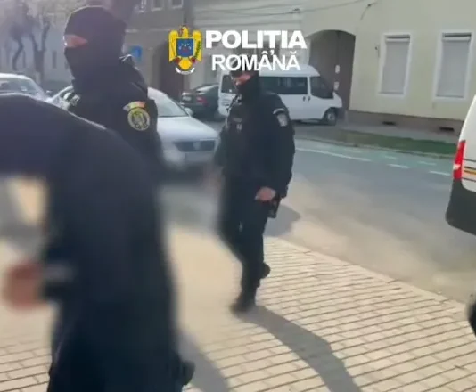 Autorii incendierii mașinii din Făgăraș au fost arestați. Cine sunt cei trei indivizi