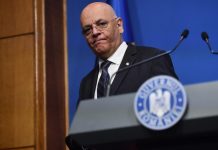 Raed Arafat, pus sub urmărire de Parchetul Militar, pentru complicitate la contrabandă într-un dosar privind achiziția unui elicopter. Anchetatorii estimează un prejudiciu de peste 5 milioane de euro