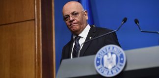 Raed Arafat, pus sub urmărire de Parchetul Militar, pentru complicitate la contrabandă într-un dosar privind achiziția unui elicopter. Anchetatorii estimează un prejudiciu de peste 5 milioane de euro