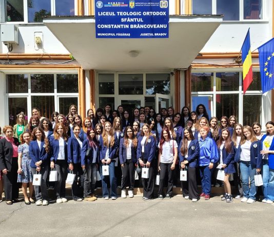 Foto. Schimb de experiență educațional între Liceul Teologic Ortodox ” Sfântul Constantin Brâncoveanu” Făgăraș și Colegiul National Pedagogic „Spiru Haret” Buzău