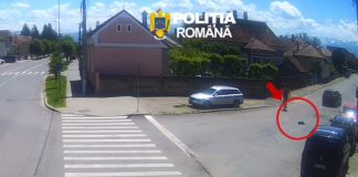 Ca în filme. I-a căzut geanta cu 25.000 euro din porbagajul mașinii aflată în mers. Făgărășeanul a recuperat banii cu ajutorul polițiștilor
