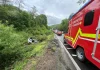 Mașină răsturnată pe DN1, la Hula Bradului. Două persoane au fost transportate la spital