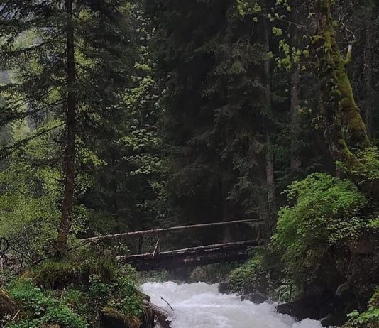Pericol de viituri pe văile din Munții Făgăraș. Recomandarea salvamontiștilor
