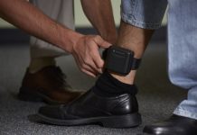 Scandal într-o familie din Făgăraș. Soțul s-a ales cu brățată de supraveghere și dosar penal pentru amenințare