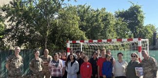 Foto. Dar de Ziua Copilului pentru elevii școlilor din Voila și Cincșor de la francezii de la Cincu
