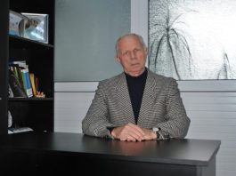 Prof. Liviu Ioani și Cronica Vorbirii: ,,Mult e dulce și frumoasă“. Mihai Eminescu: ,,Văd poeţi ce-au scris o limbă ca un fagure de miere”