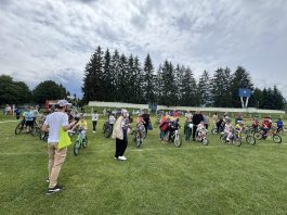 Foto. Ziua Copilului la Victoria. Concursuri, premii, daruri și spectacole la stadion la care au participat peste 300 de copii