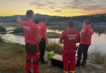 S-au reluat căutările în apele Oltului. Tatăl copilului salvat nu a fost găsit de pompieri