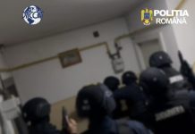 Video. Doi traficanți de droguri au fost arestați preventiv de DIICOT Brașov. Comercializau canabis și în Galați