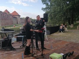 Foto și Video. Eveniment de caritate cu trupa ,,K lumea“, la Făgăraș, pentru beneficiarii de îngrijiri paleative. Invitați Daniel Ignat, Constantin (Titi) Cîrstea și Valentina Nimereală.