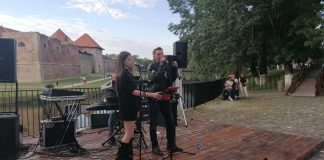 Foto și Video. Eveniment de caritate cu trupa ,,K lumea“, la Făgăraș, pentru beneficiarii de îngrijiri paleative. Invitați Daniel Ignat, Constantin (Titi) Cîrstea și Valentina Nimereală.