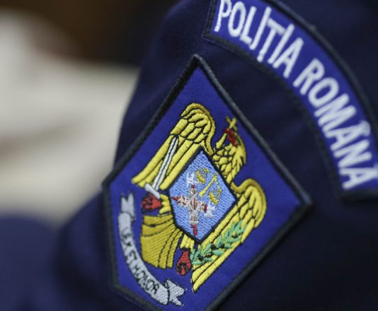Un agent de poliție de la IJP Brașov a fost trimis în judecată pentru luare de mită. În dosar sunt cercetate încă două persoane