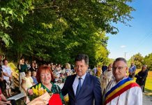 Foto și Video. Nădășenii au sărbătorit victoria împotriva familiei Colțeu. Manifestarea a început la biserică, a continuat pe valea Tilodia și la căminul cultural